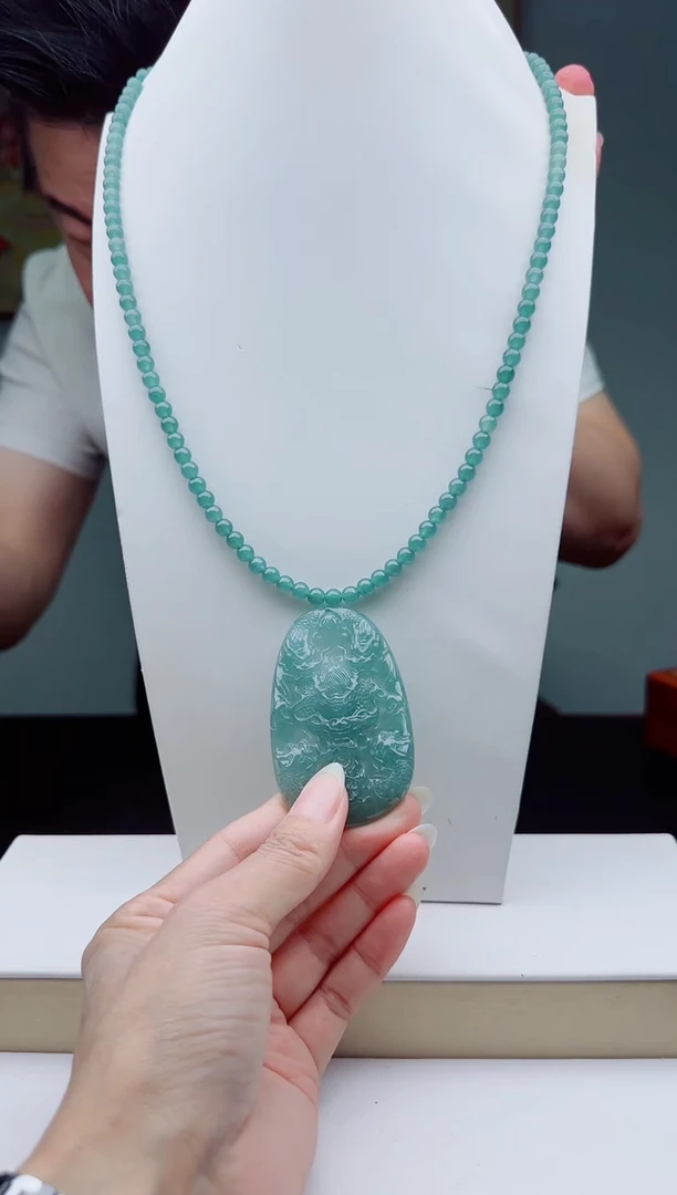 颈饰未镶嵌翡翠多样性发其一