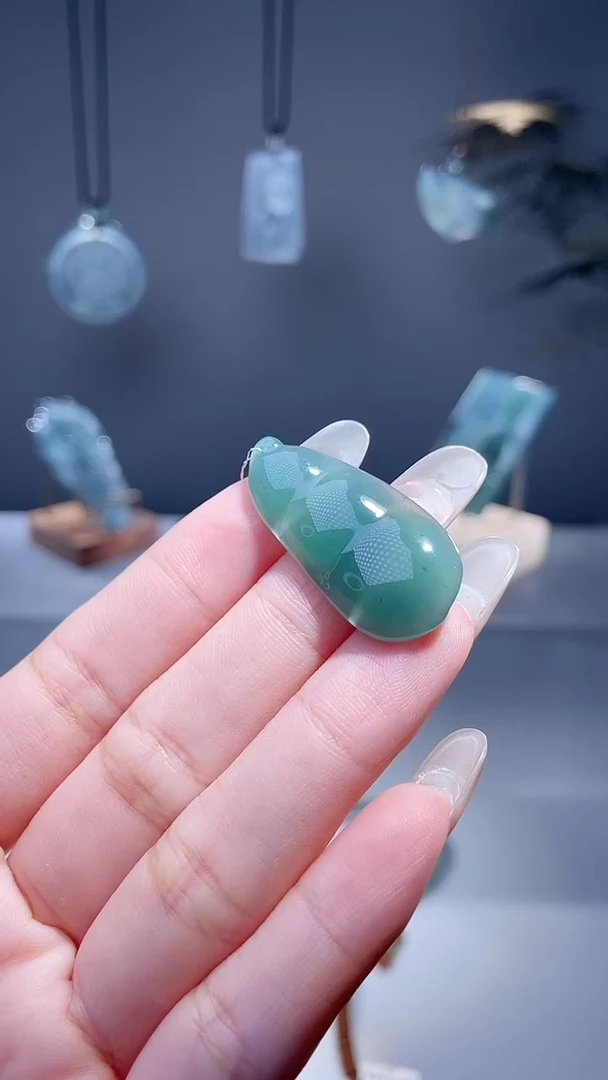 颈饰未镶嵌翡翠豆子