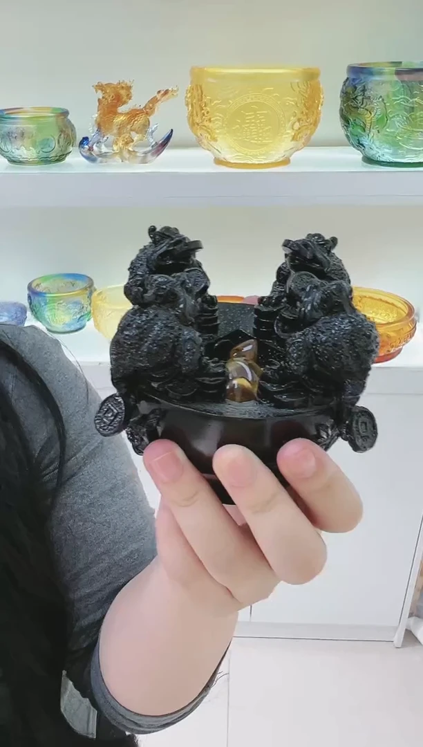 手工艺品琉璃?****。古法琉璃四方金蟾