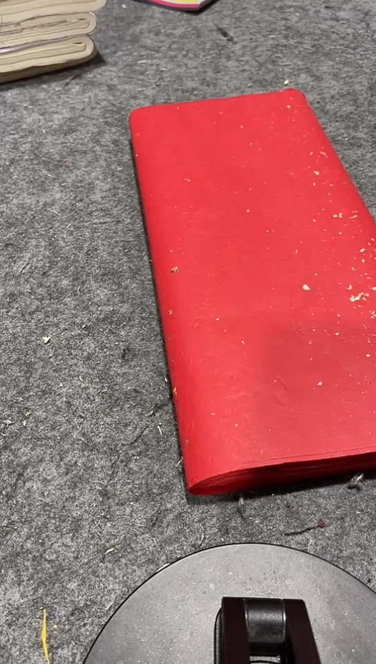 清仓福利34/68皮料大红洒金纸50张