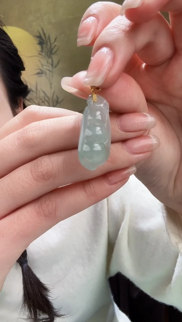 颈饰未镶嵌翡翠吊坠