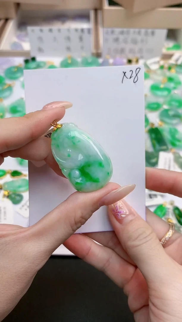 颈饰18K金镶嵌翡翠天然缅甸A货翡翠