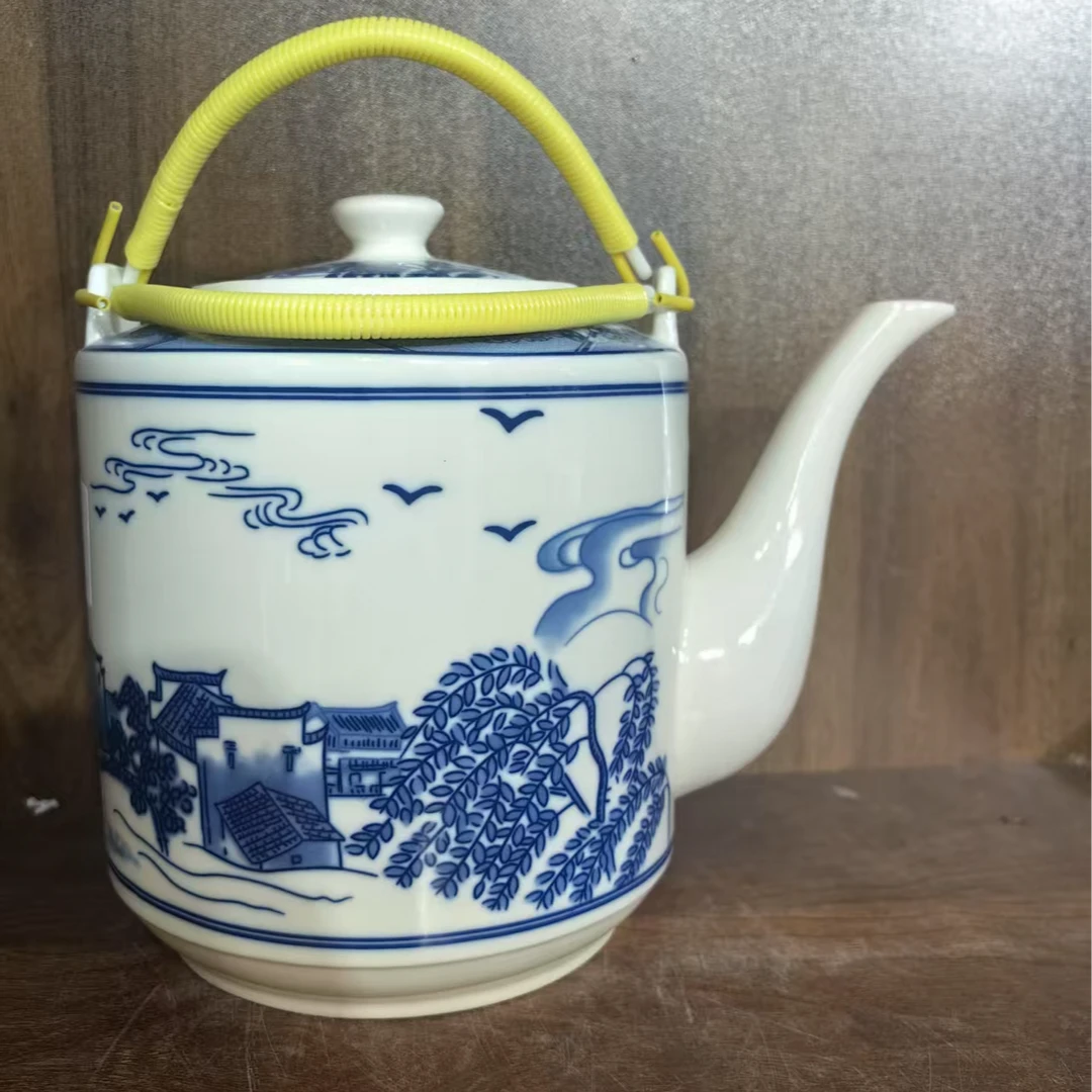 A263景德镇制陶瓷提梁壶一件