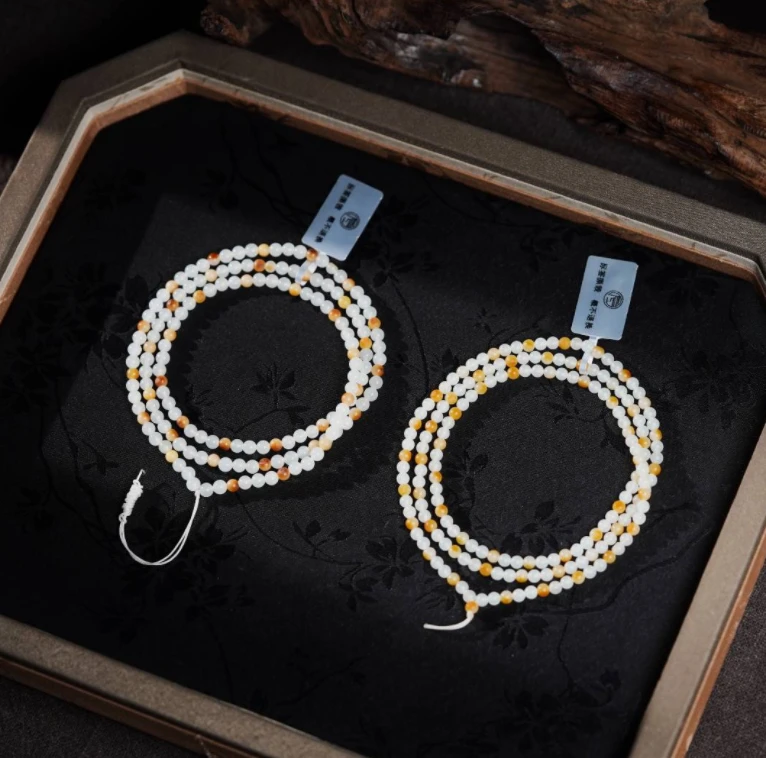 左边婷姐  |   和田玉多圈手串（z3544）多样性发一件