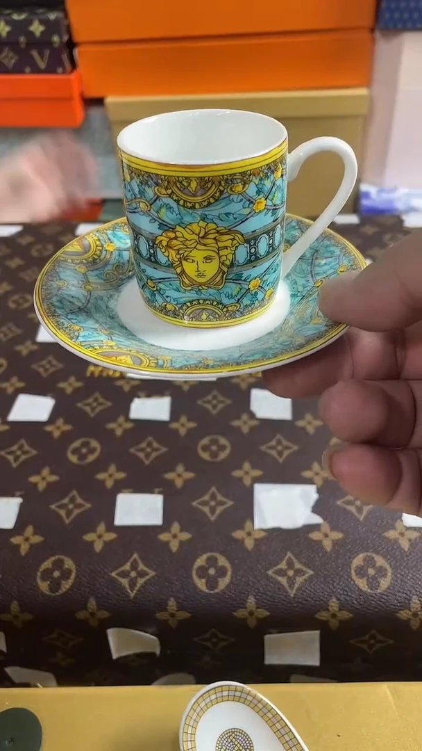 杯鸿辉家品牌瓷器，京东包邮！