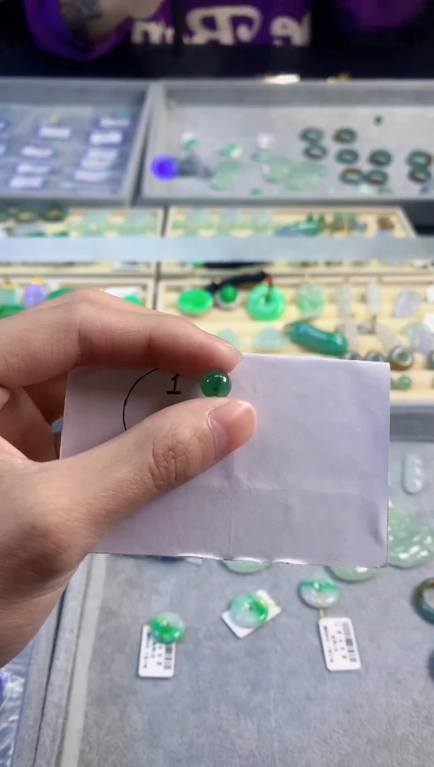 散珠翡翠天然缅甸A货翡翠（含链子）