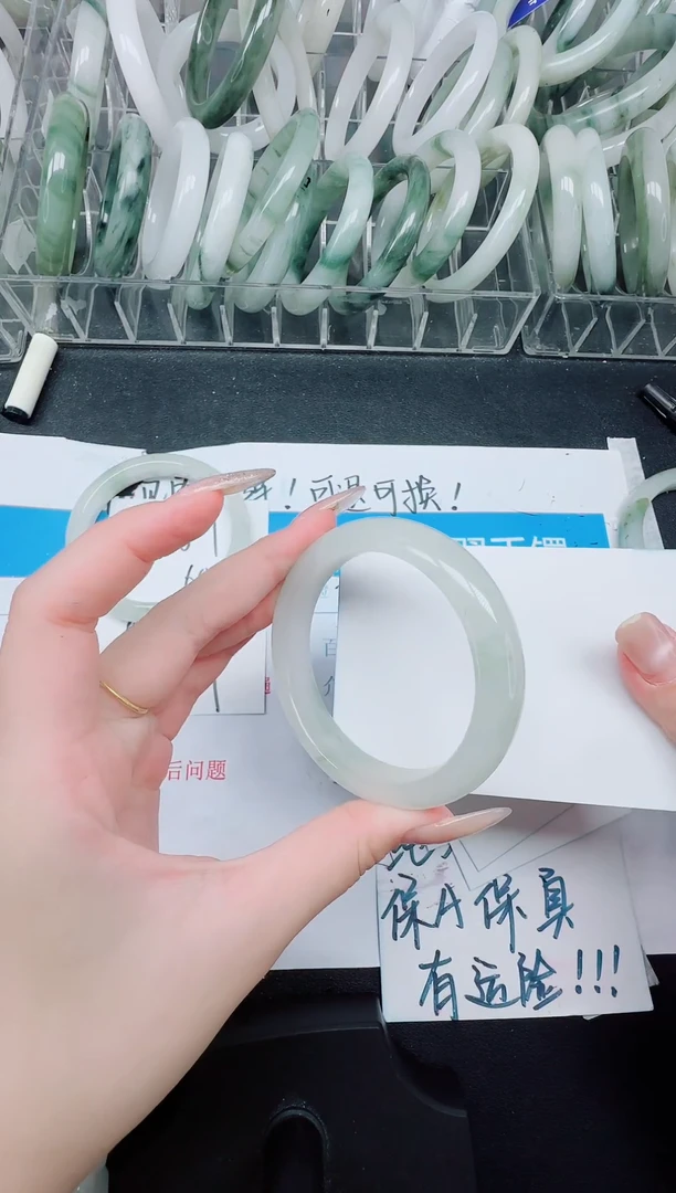 未镶嵌手镯石英质玉808/56.4