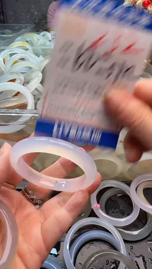 玛瑙/玉髓手镯未镶嵌232