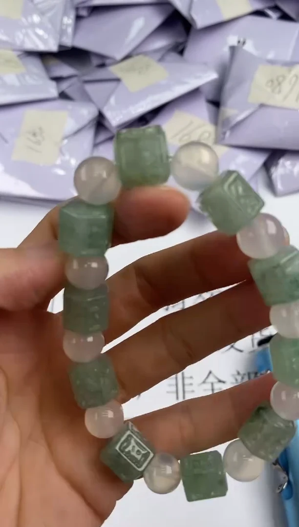 未镶嵌挂件翡翠354089      多人