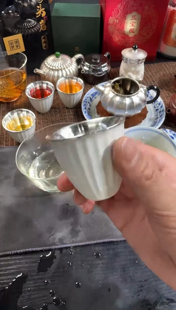 【闪购商品】呆坐 瓷包银杯--------