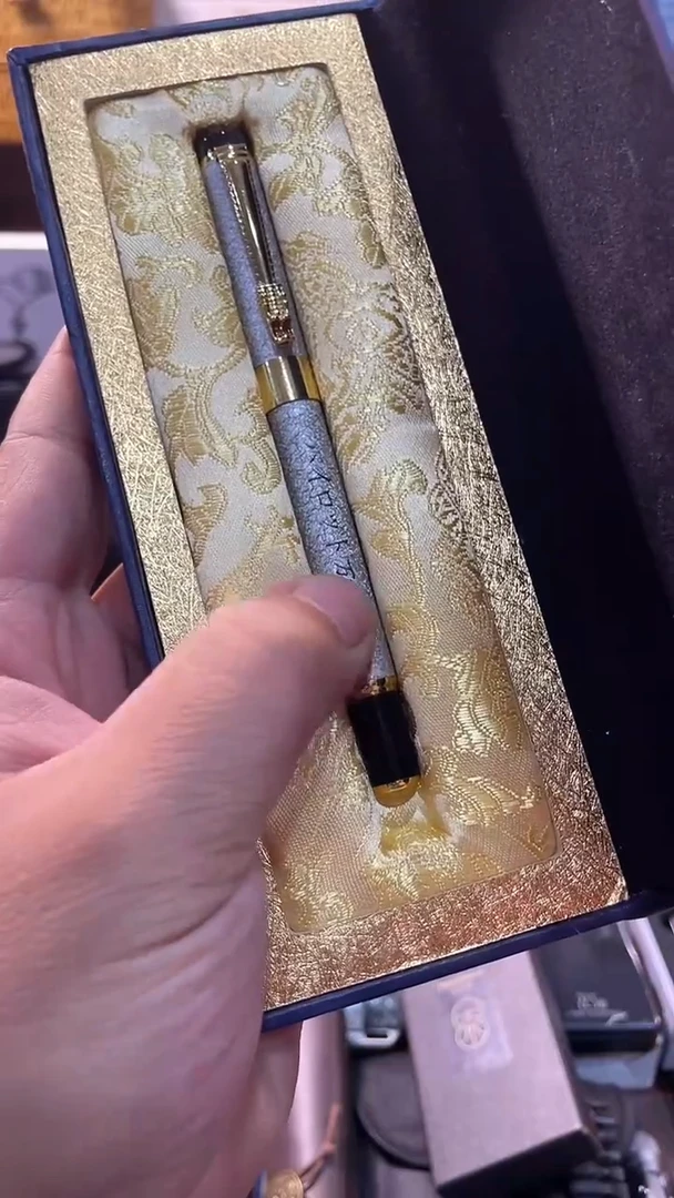 瓷片闪购商品 如图所示