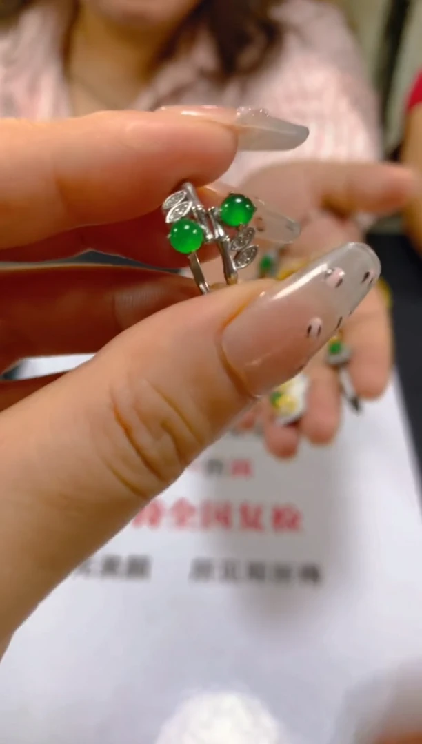 未镶嵌戒指翡翠多样性发一