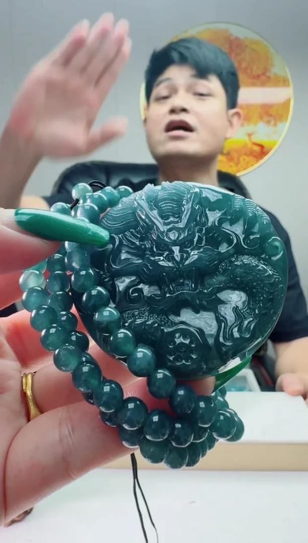 翡翠未镶嵌颈饰多样性随机发其一