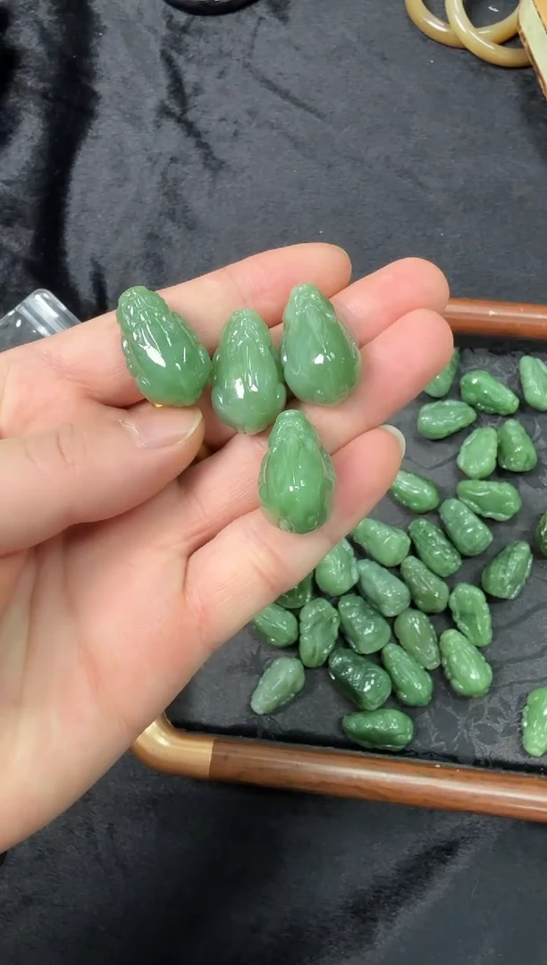 吊坠(不含链)未镶嵌和田玉ST101572-多样性发一件