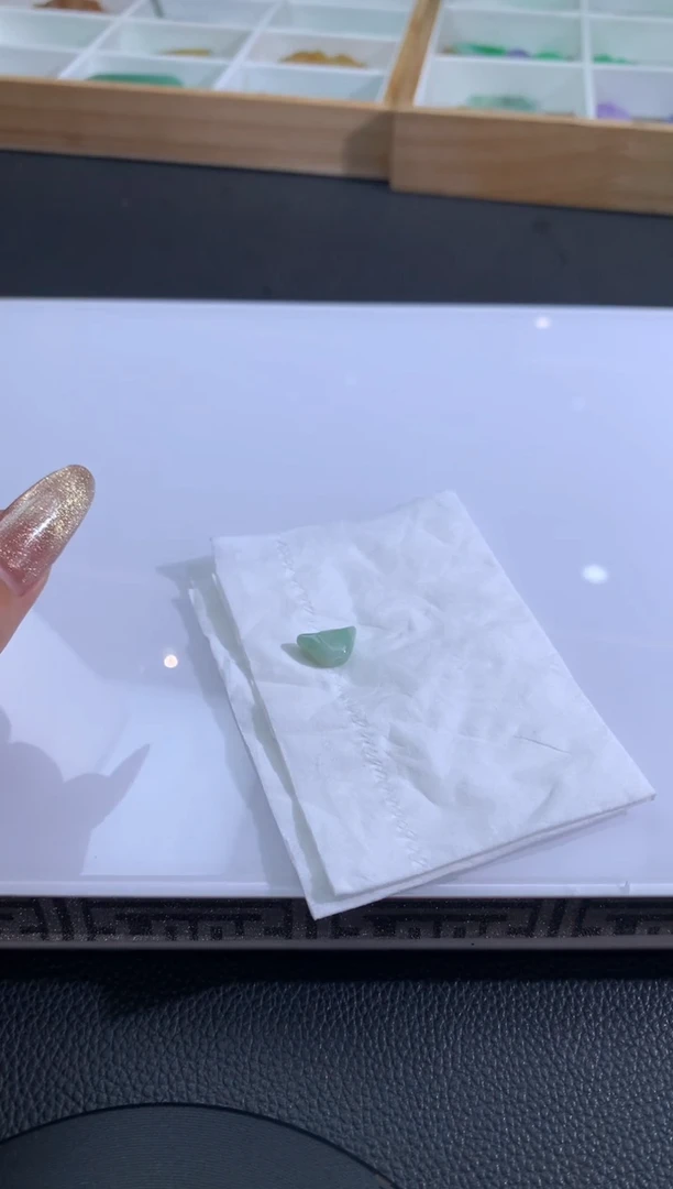 【闪购商品】定制翡翠未镶嵌翡翠