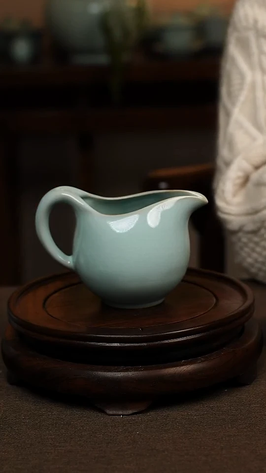 瓷片天青色龙蛋公道220ml微瑕不带礼盒