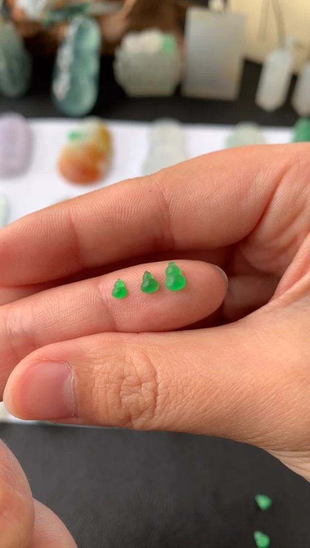 【闪购商品】定制翡翠未镶嵌翡翠