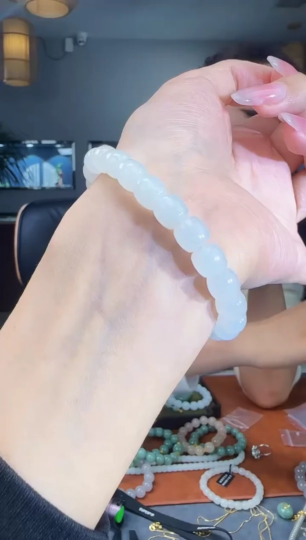 未镶嵌手链和田玉1