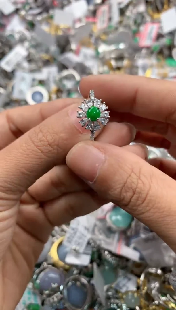 银S925镶嵌戒指翡翠888               4