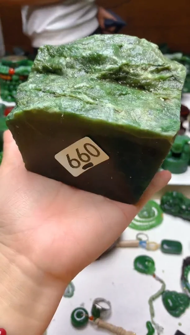 未镶嵌和田玉（碧玉）珠宝半成品0