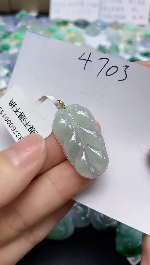 翡翠18K金镶嵌颈饰天然缅甸翡翠A货