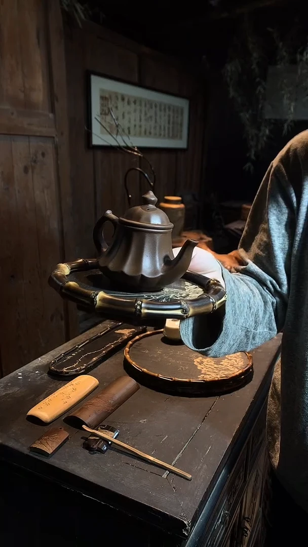 空谷幽兰老竹鞭壶承