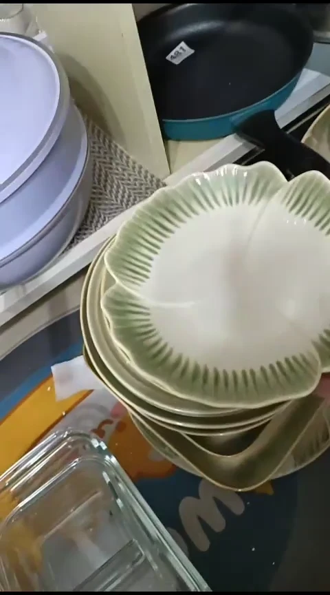 瓷窑变花型盘一个