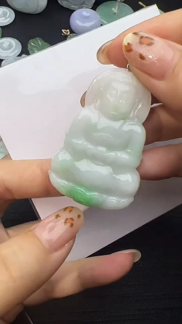 颈饰未镶嵌翡翠观音