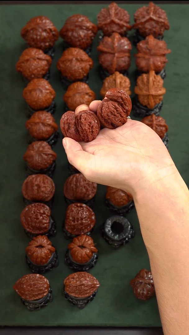 把件文玩核桃45磨盘犀牛望月异形文玩核桃