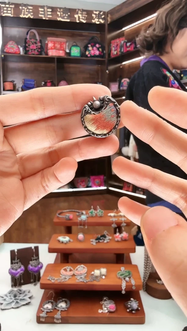 【闪购商品】织绣204蚩梦苗族古绣