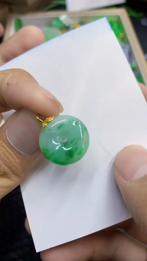 翡翠18K金镶嵌吊坠(不含链)1