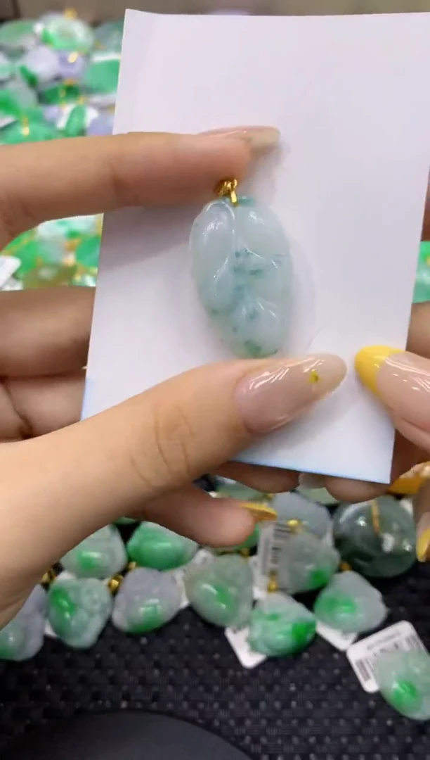 颈饰未镶嵌翡翠天然缅甸翡翠A货