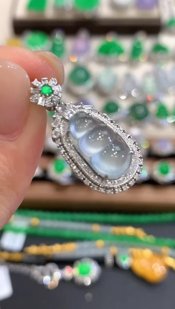 吊坠(不含链)18K金镶嵌翡翠q41