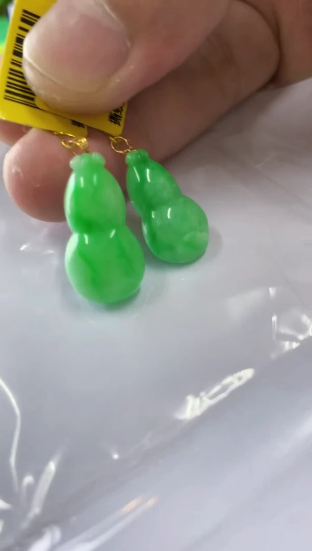 翡翠18K金镶嵌吊坠(不含链)多样性发货其中一件