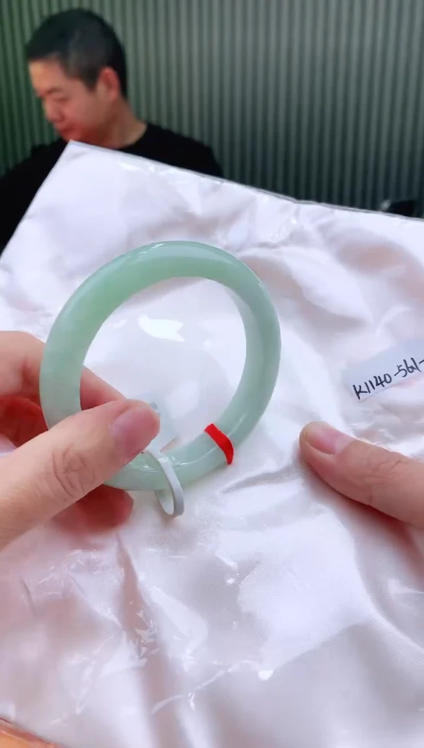 未镶嵌手镯翡翠56