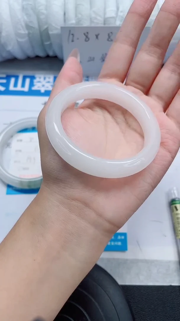 未镶嵌手镯石英质玉21-51/52