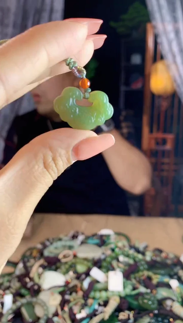 【闪购商品】和田玉挂件未镶嵌多样性发货拍一发一