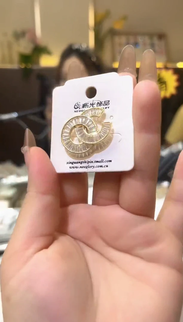 锆石铁合金精品饰界