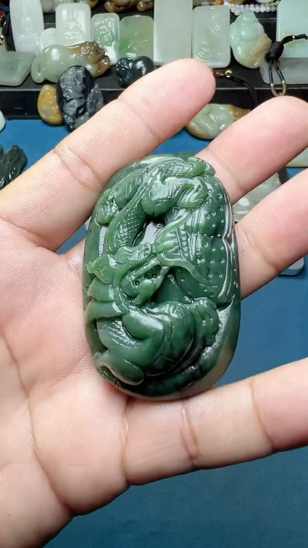 未镶嵌和田玉把件-