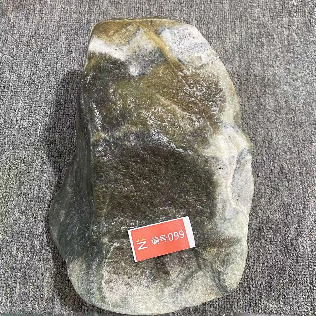 新疆玉料原石发一件编号099
