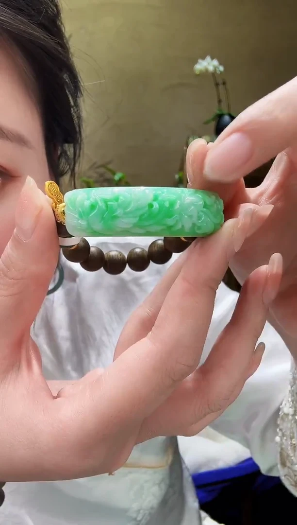 颈饰未镶嵌翡翠手牌