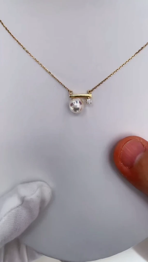 海水珍珠18K金镶嵌吊坠(赠链)7.5-8特选天女平衡木项链