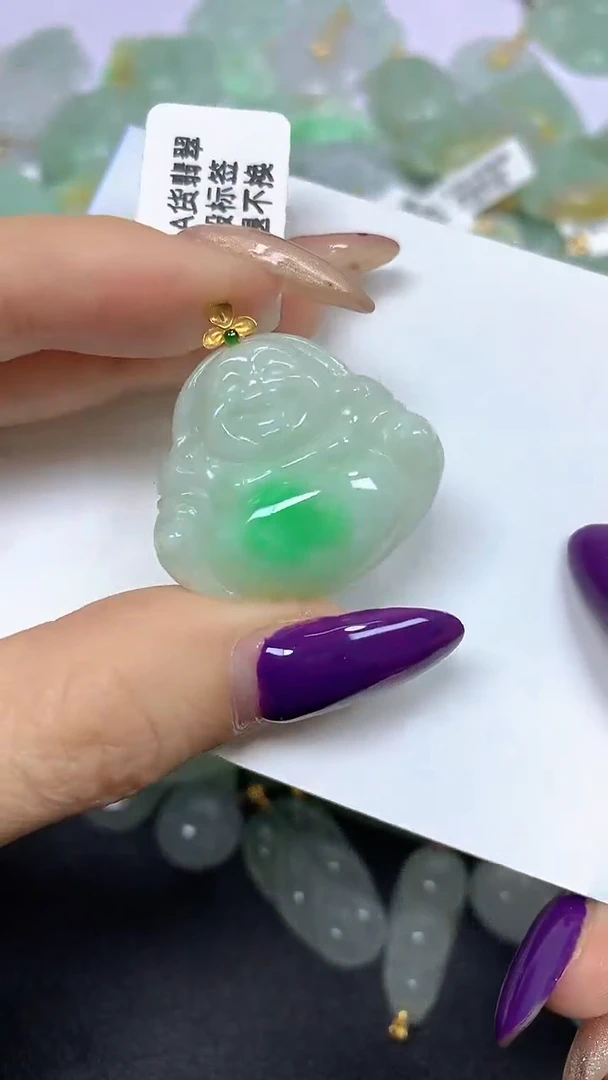 颈饰18K金镶嵌翡翠