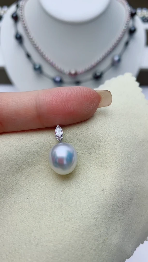 18K金镶嵌海水珍珠颈饰W63