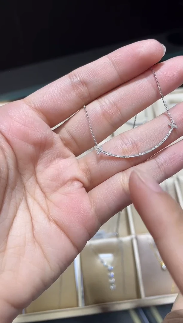 项链18K金镶嵌钻石1