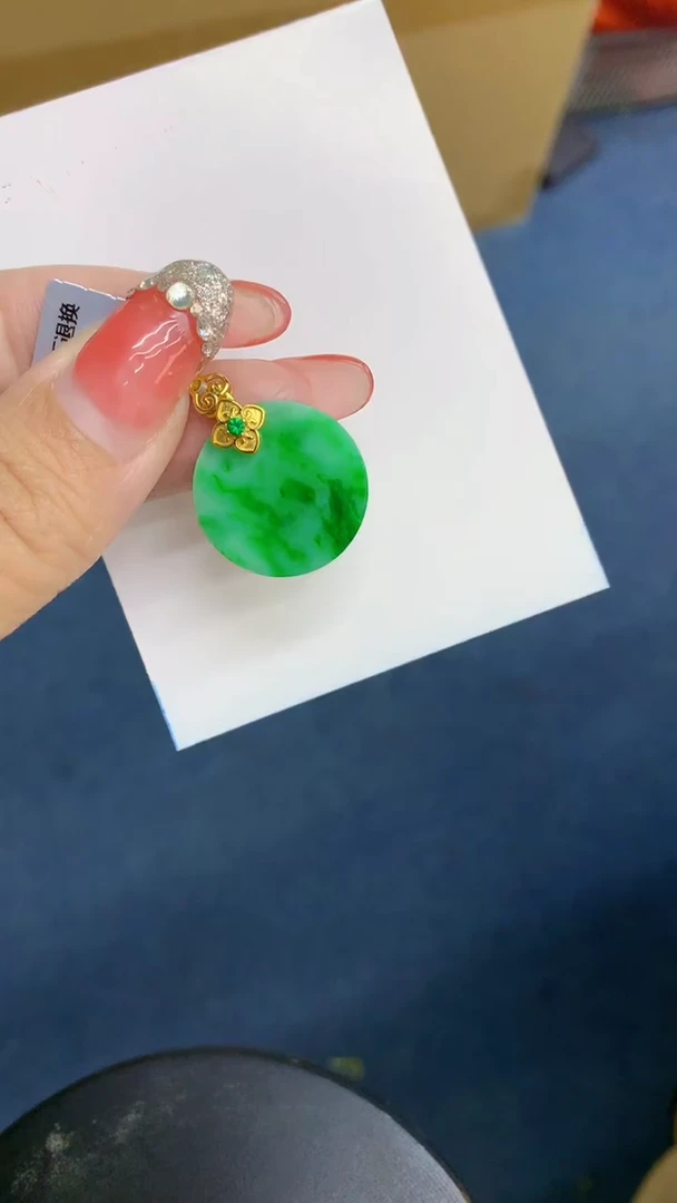 颈饰未镶嵌翡翠1