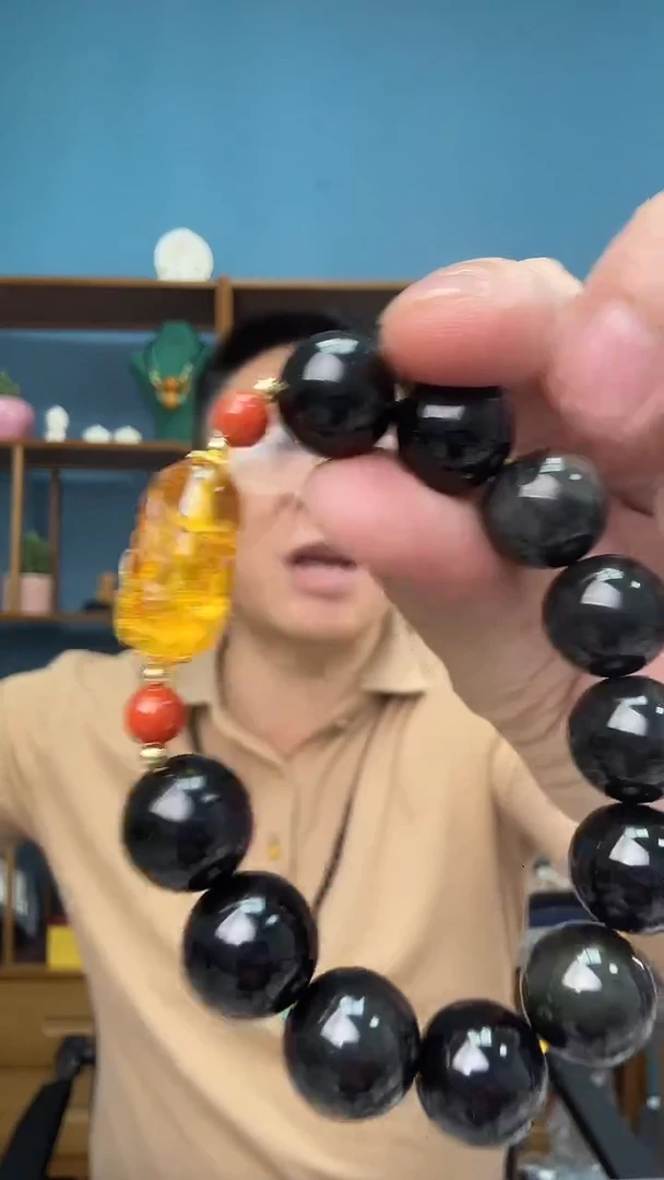 未镶嵌琥珀裸石32（有瑕介意勿拍）