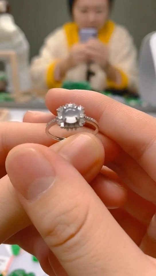 【闪购商品】翡翠颈饰18K金镶嵌天然翡翠A货，支持复检