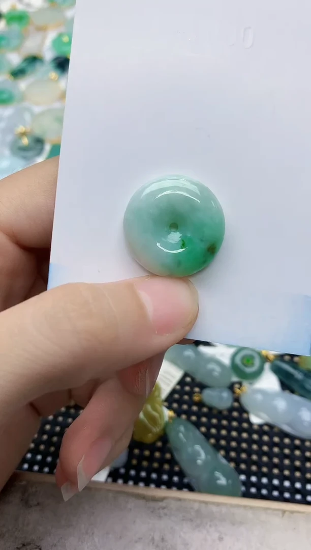 翡翠未镶嵌颈饰天然缅甸翡翠A货