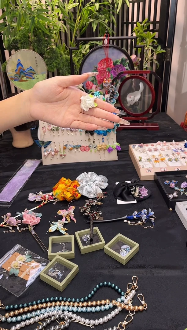 织绣阑***菲非遗苏绣手工饰品